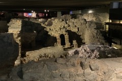 Vestigiile arheologice de pe insula Île de la Cité  69